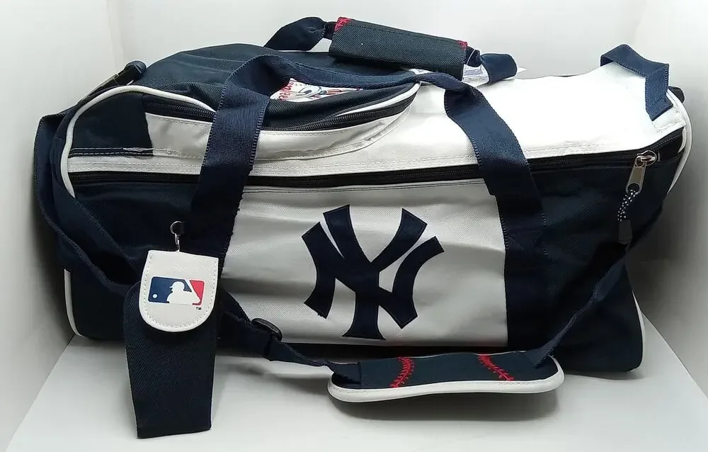 NEW RARE VTG 2006 New York Yankees MLB Embroidered Duffle Bag 8